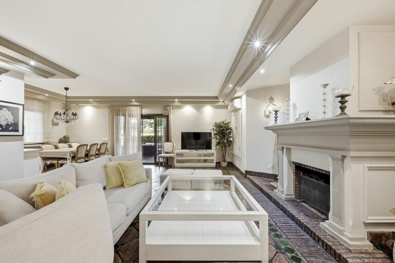 11f79107a3295113f0b91d9f38835a0a - 6