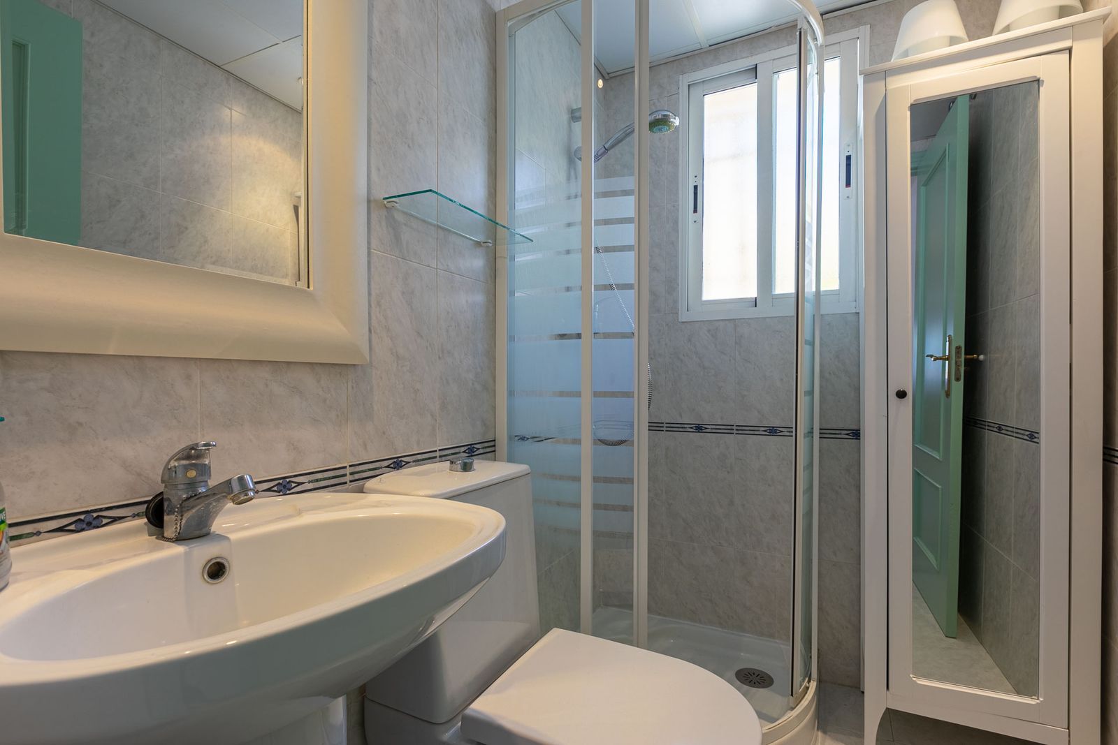 153de501b153d64bc7ba47afa990f692 - 11