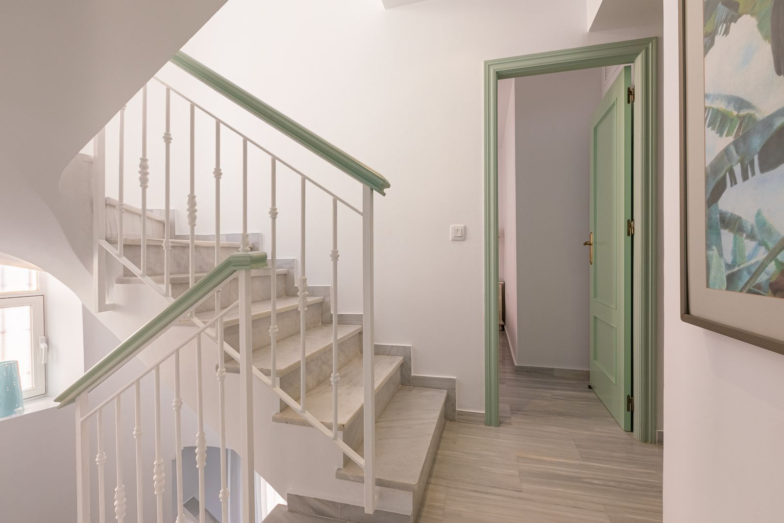 153de501b153d64bc7ba47afa990f692 - 16