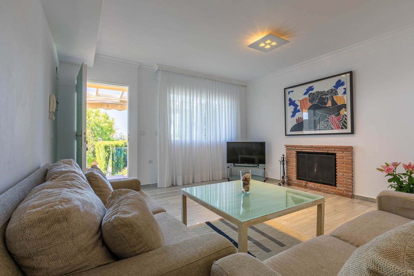 153de501b153d64bc7ba47afa990f692 - 4