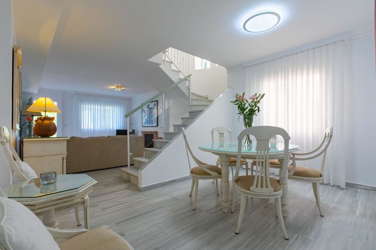 153de501b153d64bc7ba47afa990f692 - 8