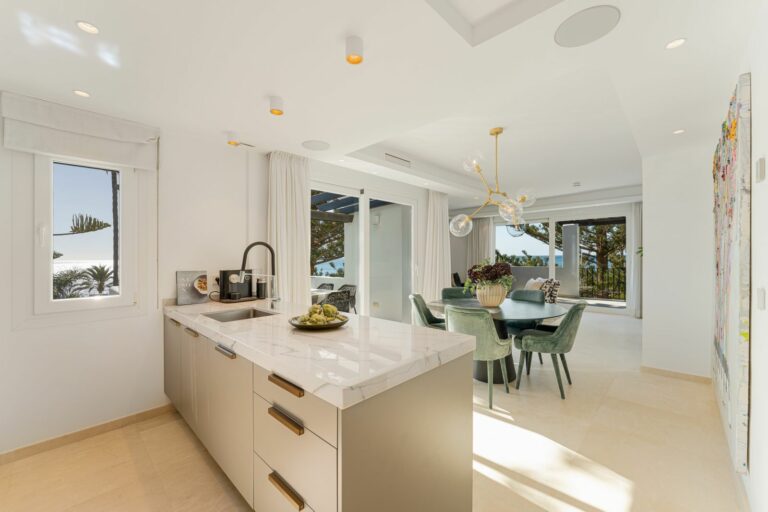 18500599c7f19462d5a628af2bbcabc3 - 8