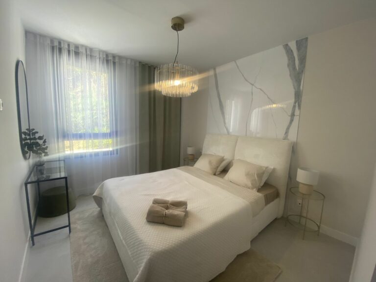 18a047090f0c2c1aaba23ad52258b616 - 11