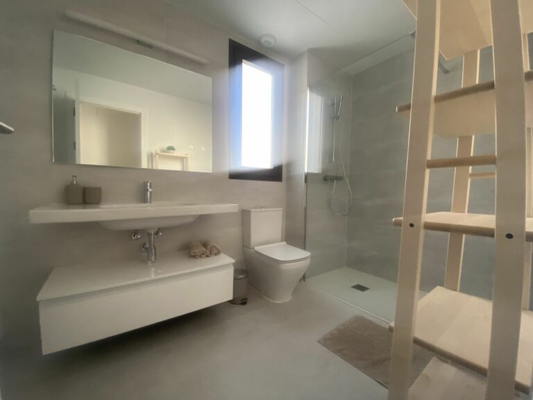 18a047090f0c2c1aaba23ad52258b616 - 12