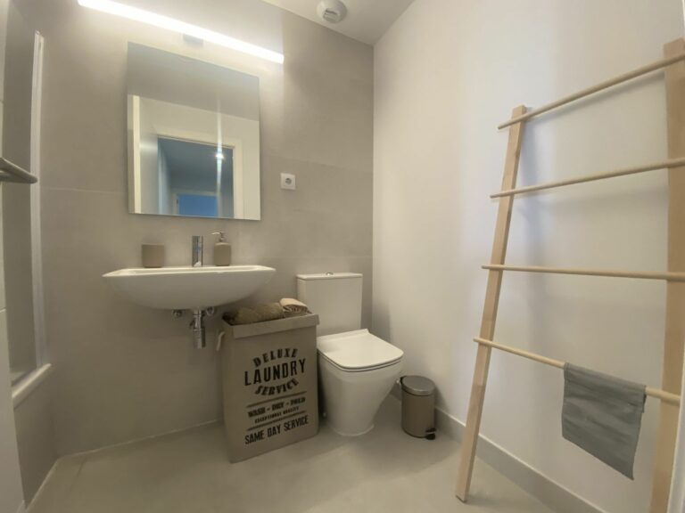 18a047090f0c2c1aaba23ad52258b616 - 16