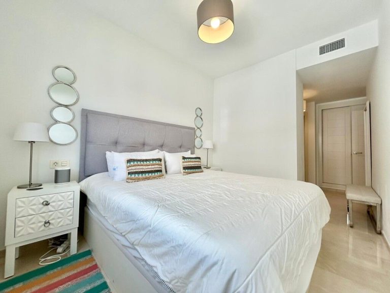 18aa1130e7c22439b92f8b3d4781e484 - 11