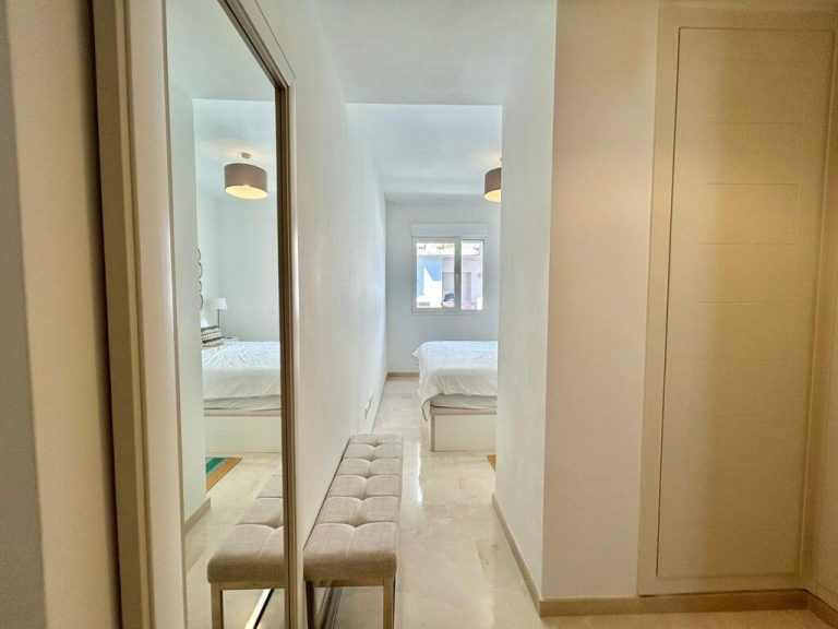 18aa1130e7c22439b92f8b3d4781e484 - 13