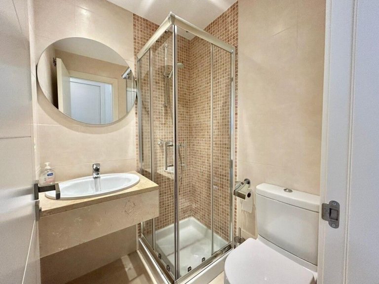 18aa1130e7c22439b92f8b3d4781e484 - 16