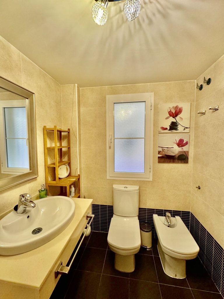 196ff2a0d6b1bcf1f82d1a43b315c32a - 12