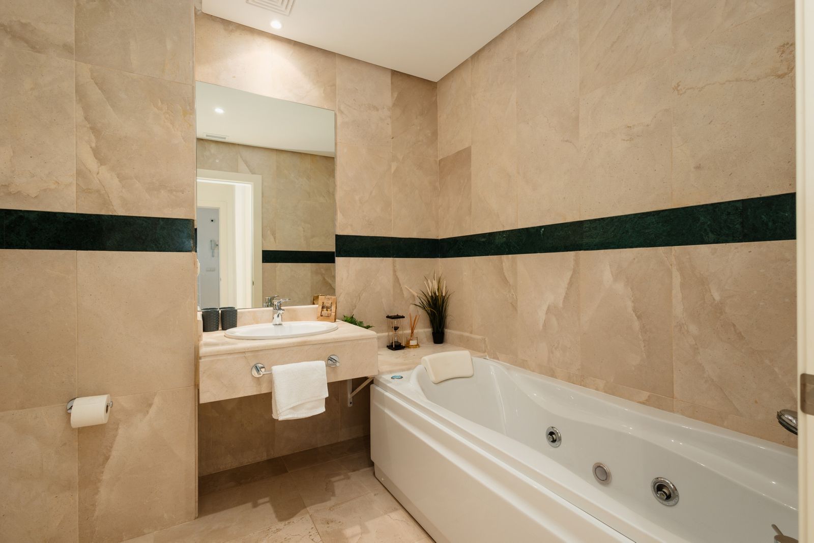 19c0f54e6f39ab391e834c4d90c14f79 - 15