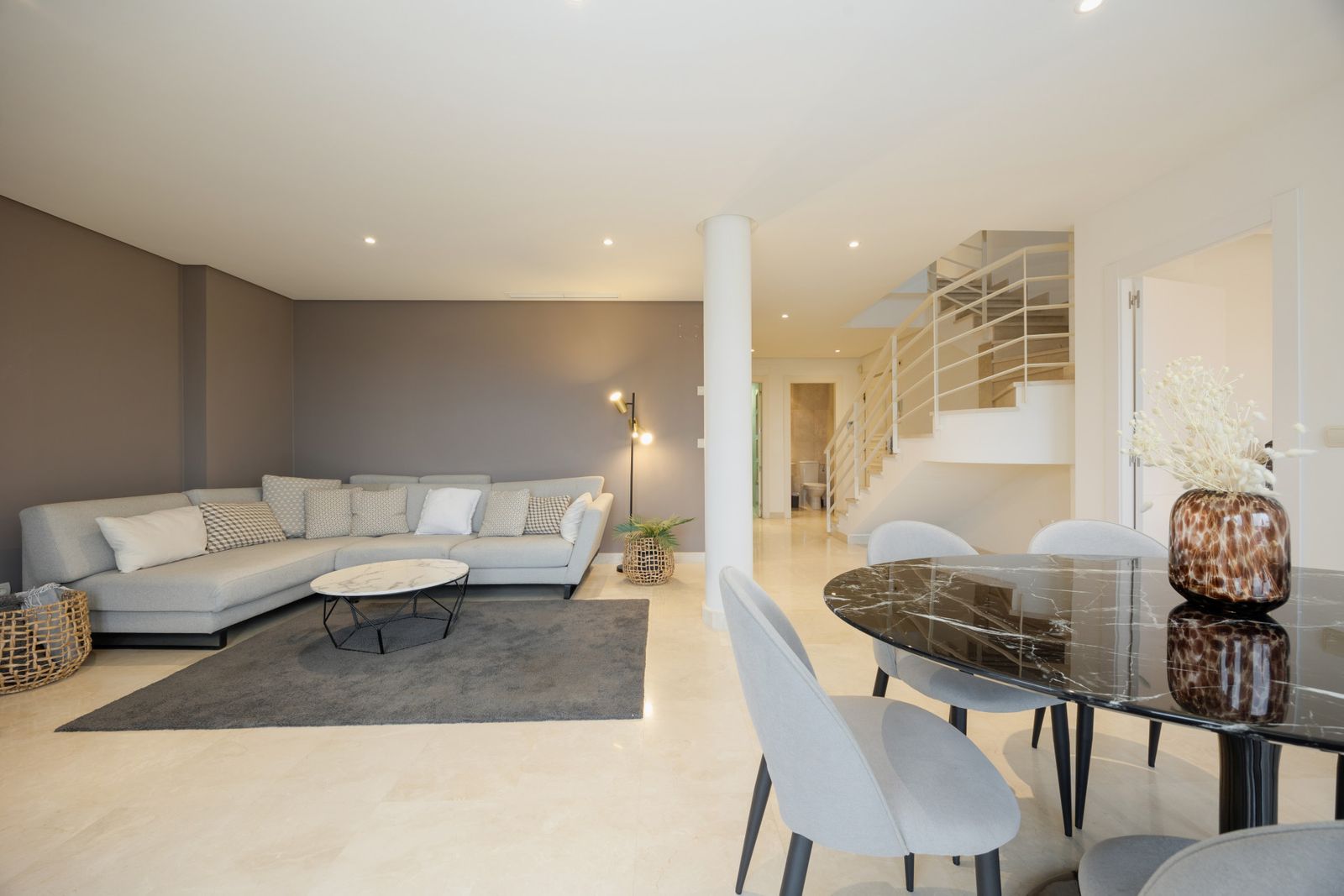 19c0f54e6f39ab391e834c4d90c14f79 - 5