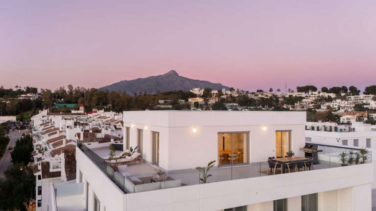 1ae30e343cf4bbd0f4f5eacecdea3907 - 1