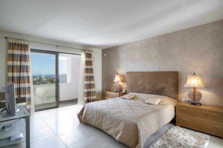 1b2167c6c9b91315419bc127a381dbb9 - 13