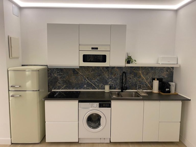 1c4e8560c2daa2d47a027e480203198e - 7