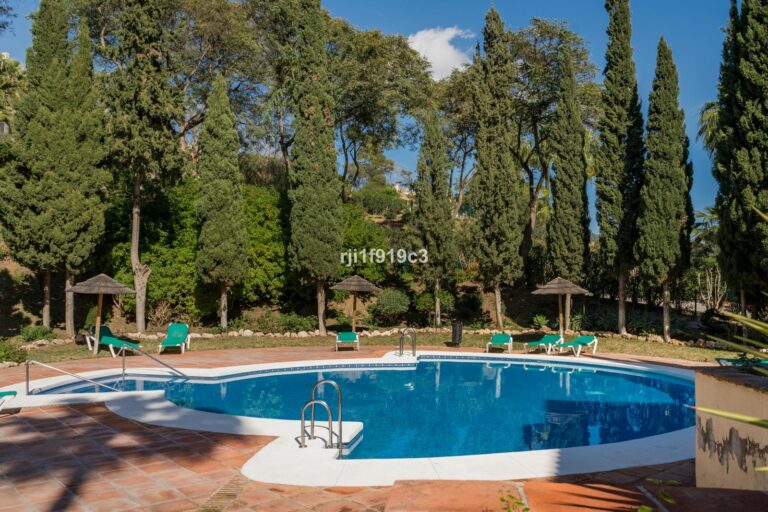 1d2cab7e23f6c1d52a0481e5d9af02be - 10