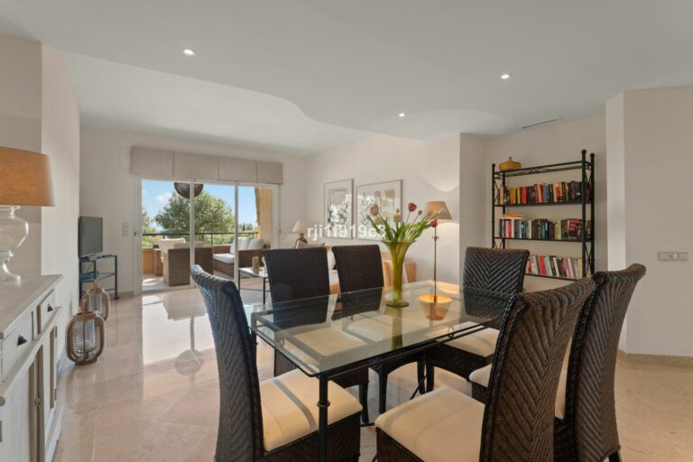 1d2cab7e23f6c1d52a0481e5d9af02be - 4