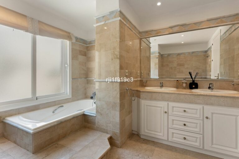 1d2cab7e23f6c1d52a0481e5d9af02be - 9