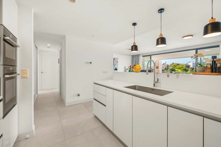 1f1e3571afff93c8ee899e781474e7f1 - 8