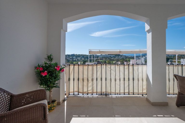 1fad02c1856c47a074b75896b50fdab9 - 14