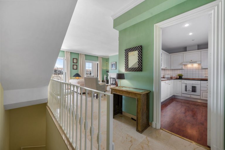 1fad02c1856c47a074b75896b50fdab9 - 5