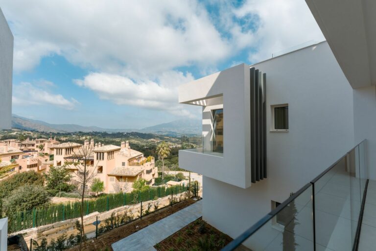 21b9a4b7977b3c2cf4d4155e903cc782 - 12