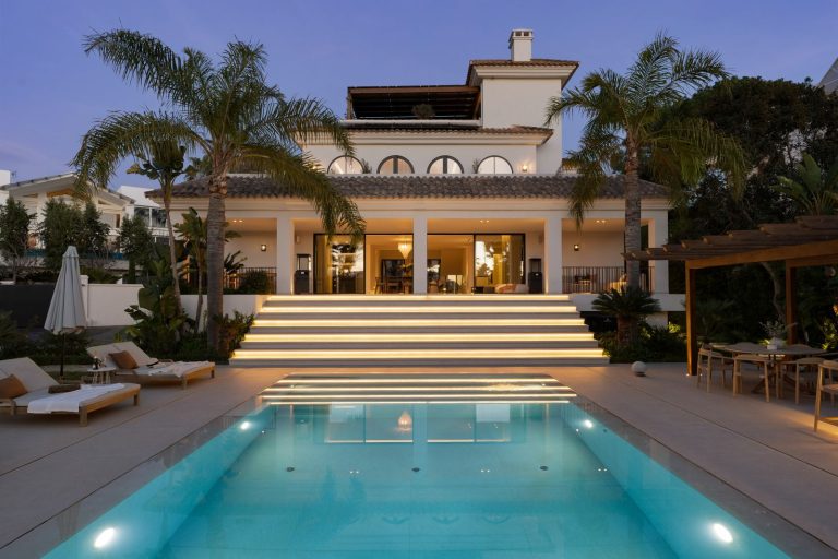 22fce7a035204c023bcc8eb875def644 - 1