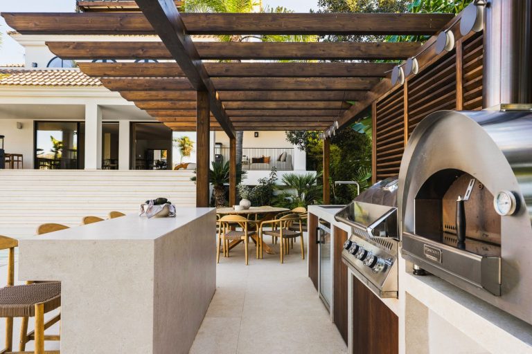 22fce7a035204c023bcc8eb875def644 - 14