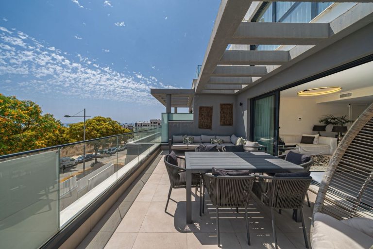 23a8716c15f0a22404b2b646a331744d - 1