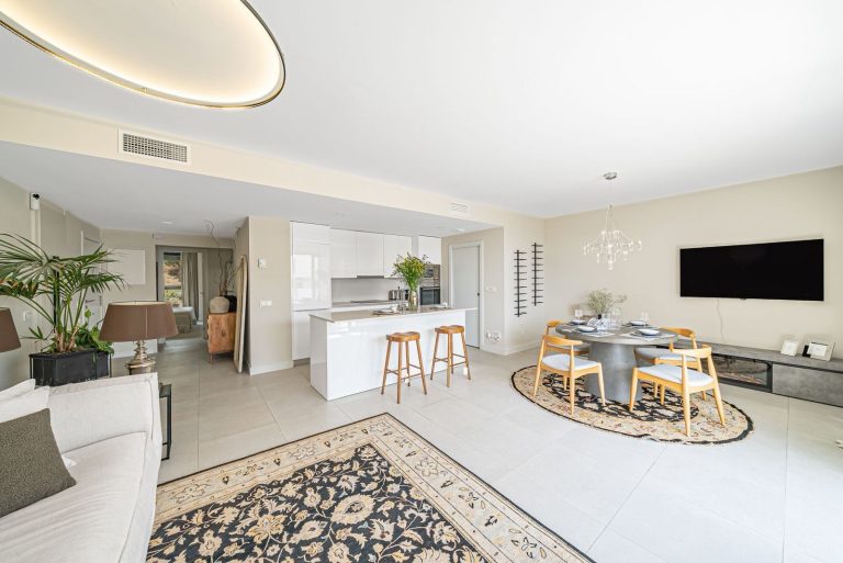 23a8716c15f0a22404b2b646a331744d - 2