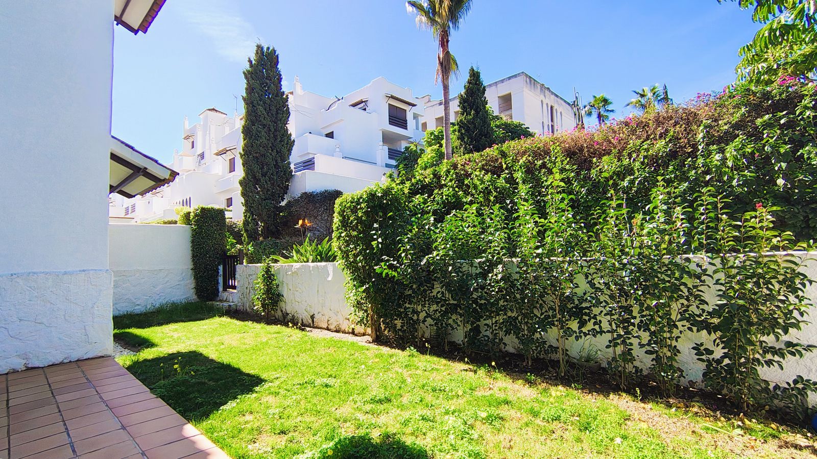 23c85d749b51cfcbc9c171920877da6a - 12