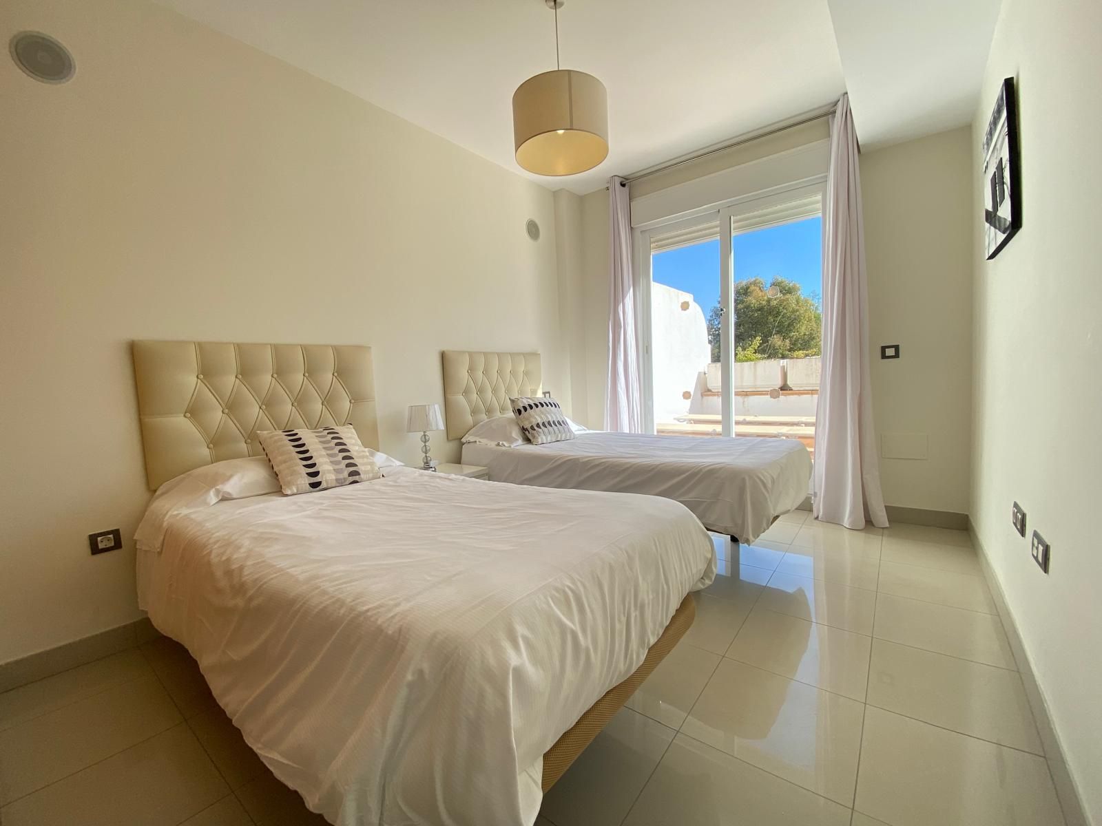 263905d2869e17ba34eb3455460bb3b3 - 16