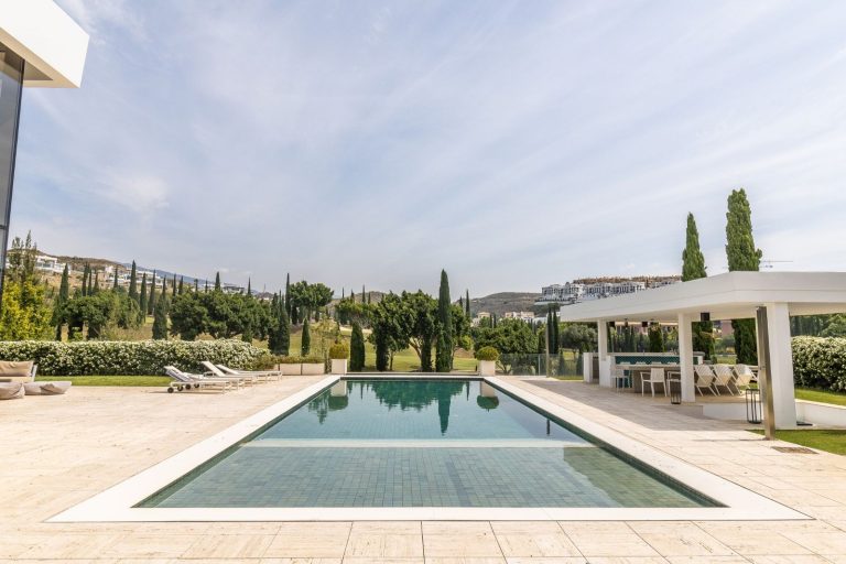 2686e949663e3cb2718d21e43de8396a - 2