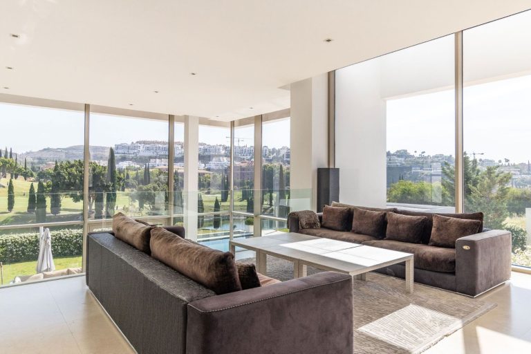 2686e949663e3cb2718d21e43de8396a - 8