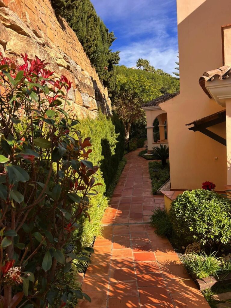 2827f14b116bdfb84a7bac3985d99861 - 7