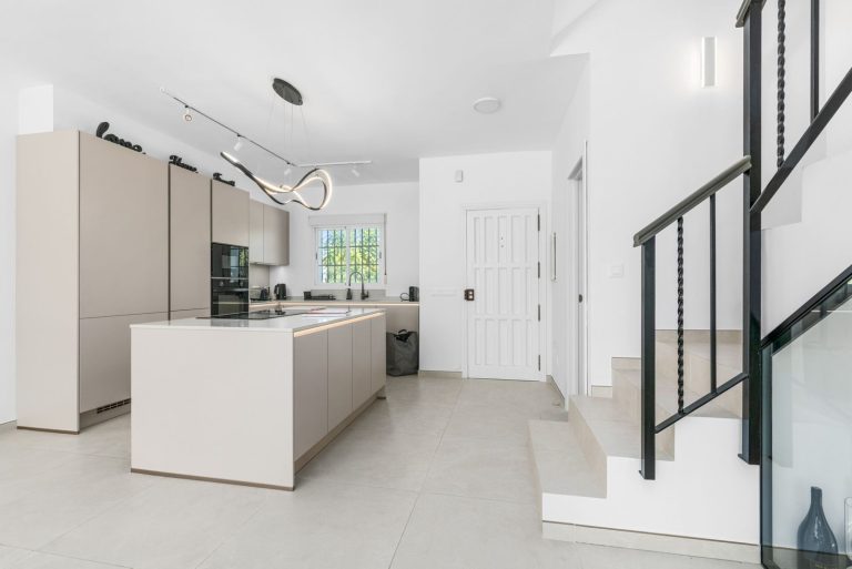 29540eb9302cd0173a5b80c976a0ae34 - 9