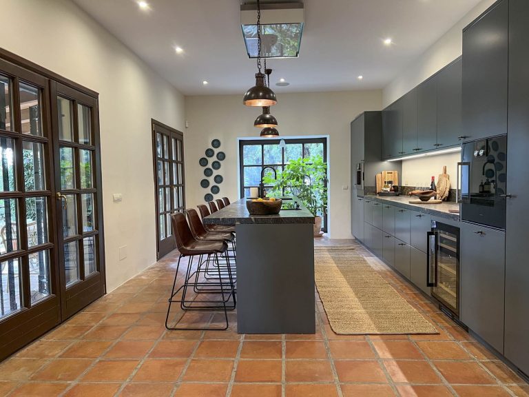 2b4de797b9fca134a95f9522c0390c26 - 10