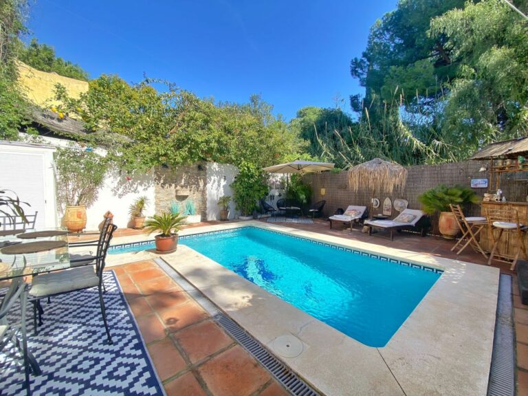 2d6abd713c2ac0b0a82bc3ac939970ff - 4