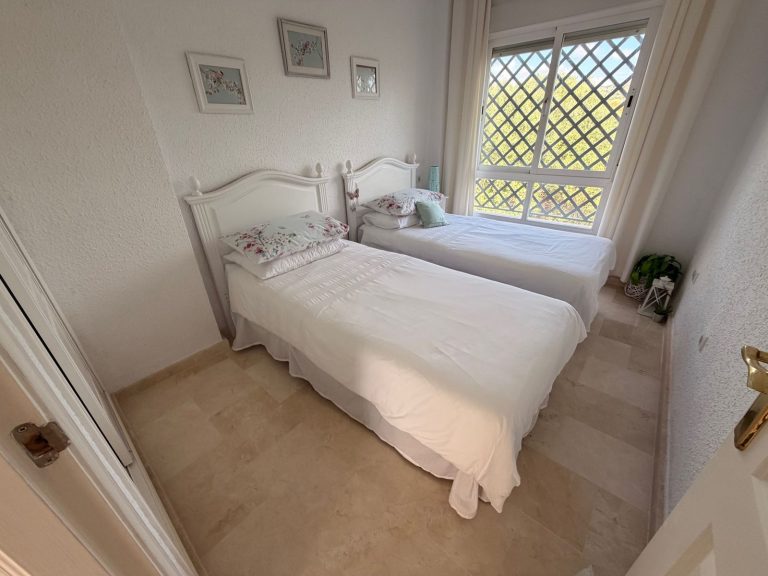 2e6c32df08b4b7c57133f41c879ba351 - 15