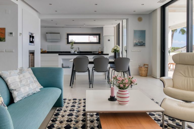 3059b0f76ceea17267c8ed028b0f5e07 - 9