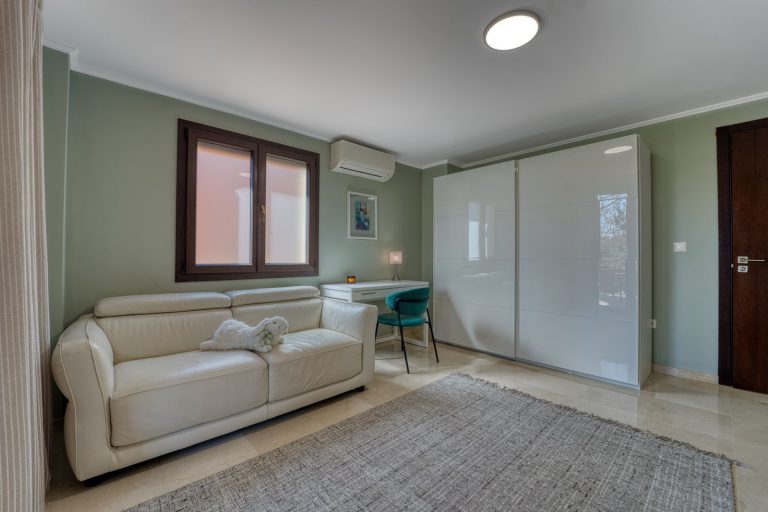 3188f73c966136f46e48335983698ba6 - 15