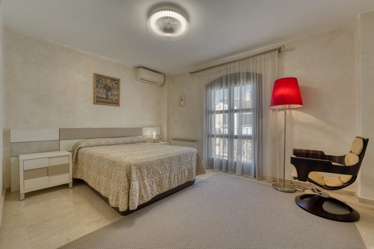 3188f73c966136f46e48335983698ba6 - 3