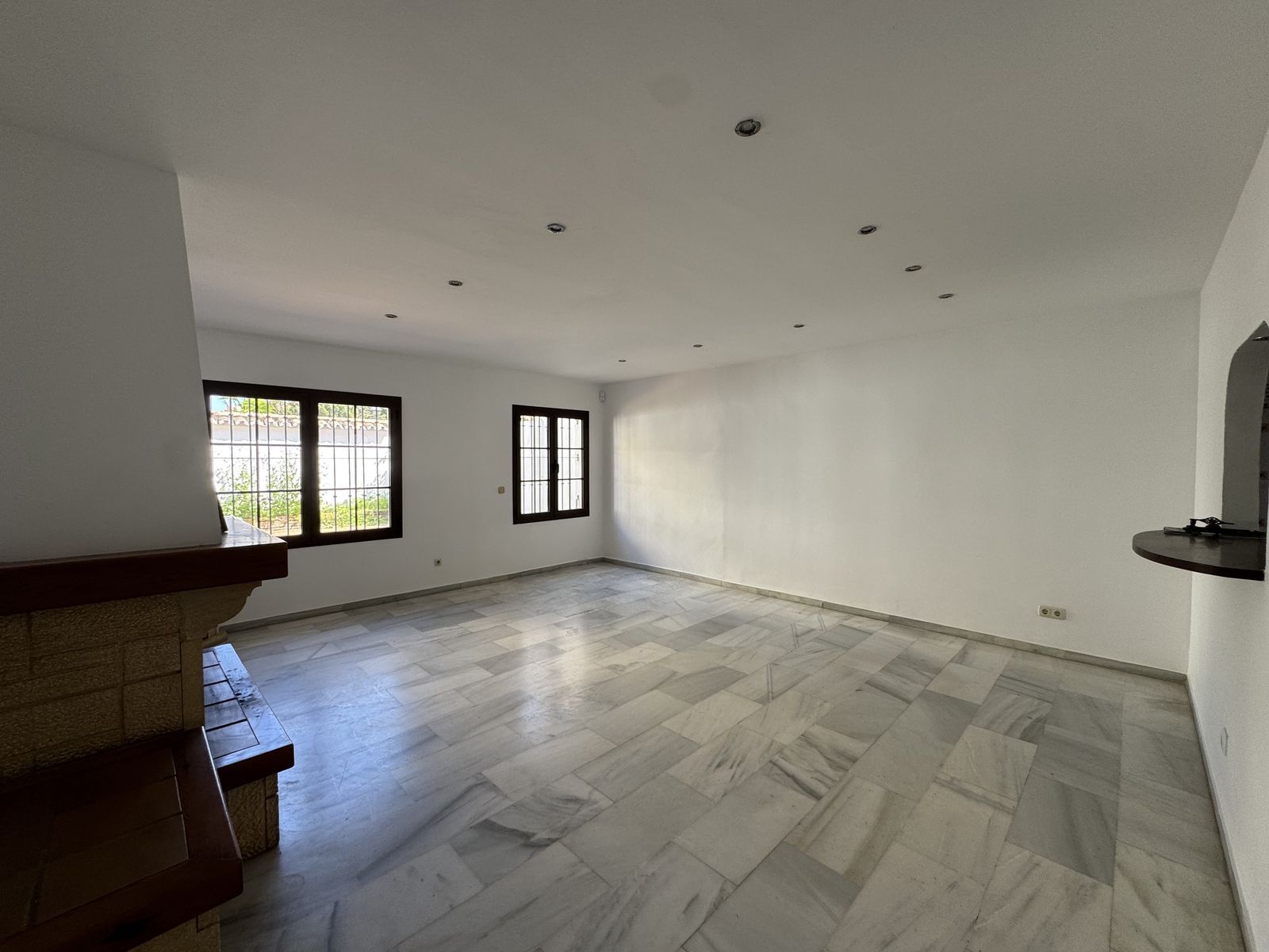 31a75b626059daa572dbece70779fdbc - 7