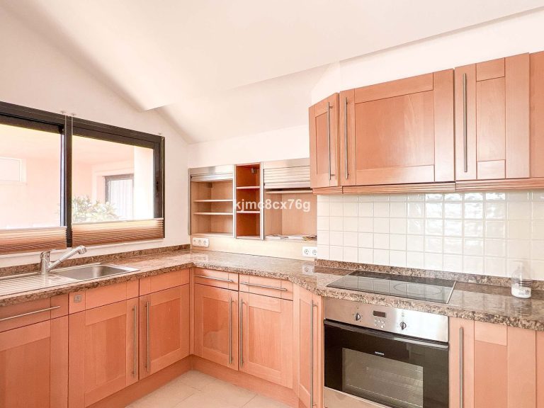 31f3b12a80fb121137a17a3cadb4908c - 12