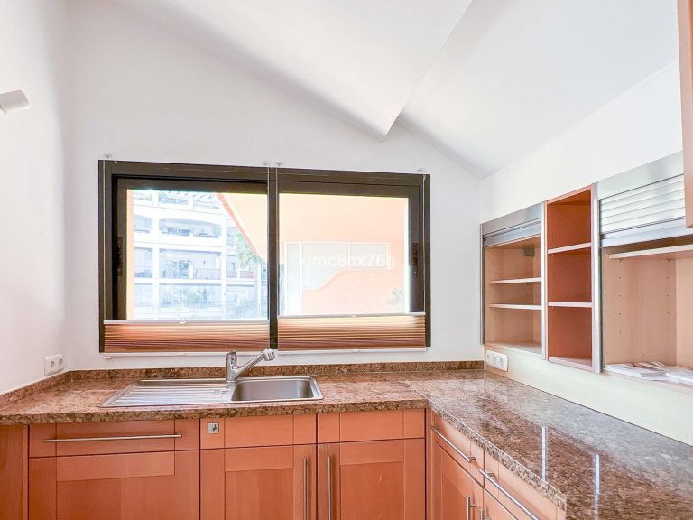 31f3b12a80fb121137a17a3cadb4908c - 13