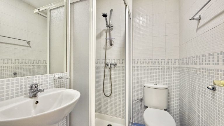 323886ed5f8e51f065a678b61bc7e912 - 16