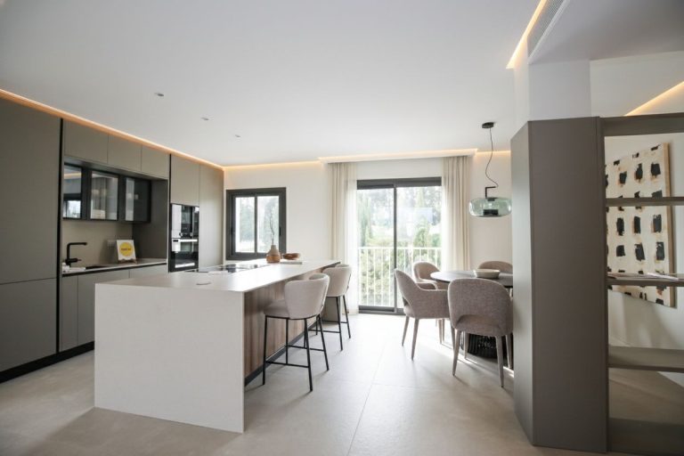 324836db8f39fbc96b218f8731404aef - 4