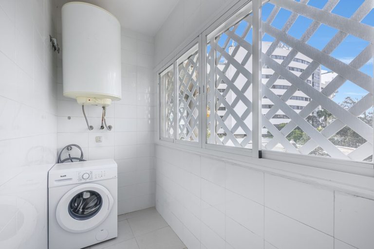 347e7e926f244f50d9fa85d6f516db99 - 16