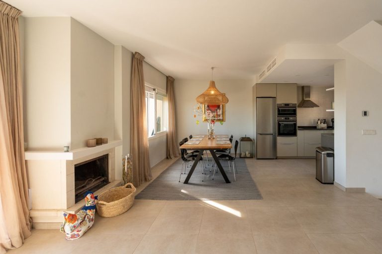 34ec6f6a6d3c2315ca52ee19c2427498 - 3