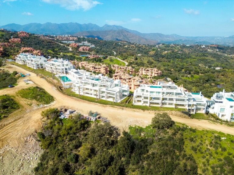 355bf4875b91e32fbe3b4ef864cb8620 - 1