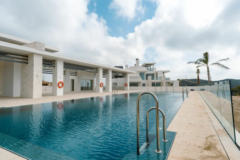 355bf4875b91e32fbe3b4ef864cb8620 - 10